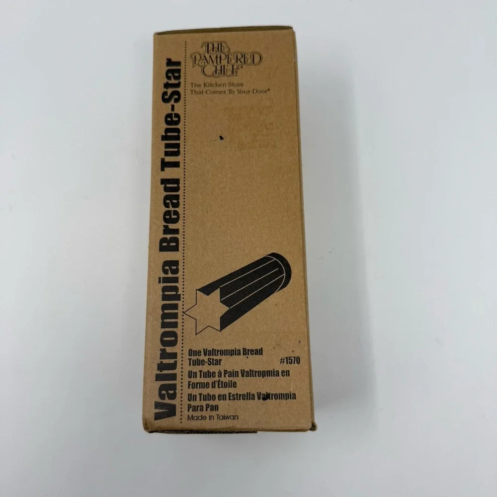 New The Pampered Chef Valtrompia Bread Tube Star in Box #1570